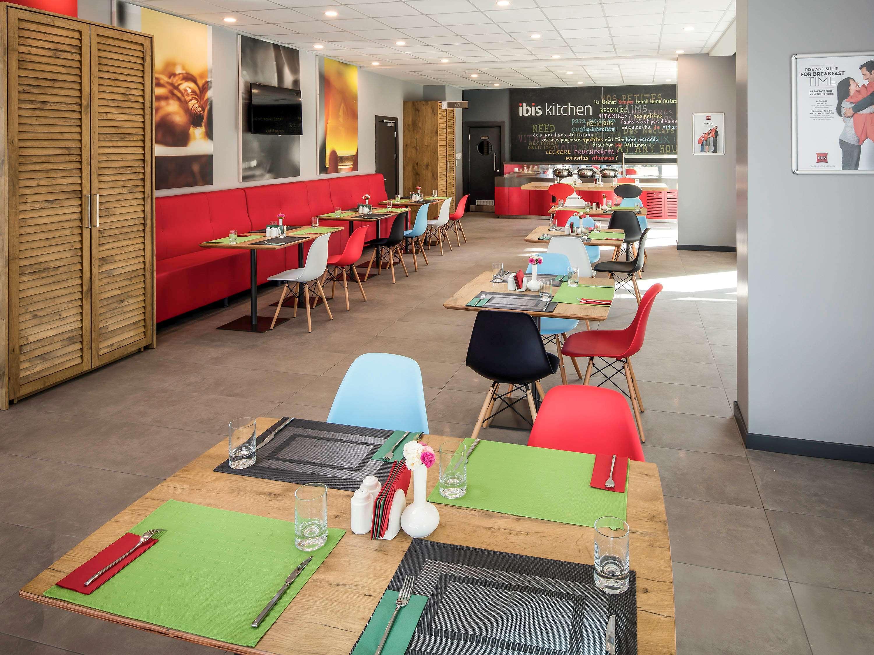 Ibis West Отель
