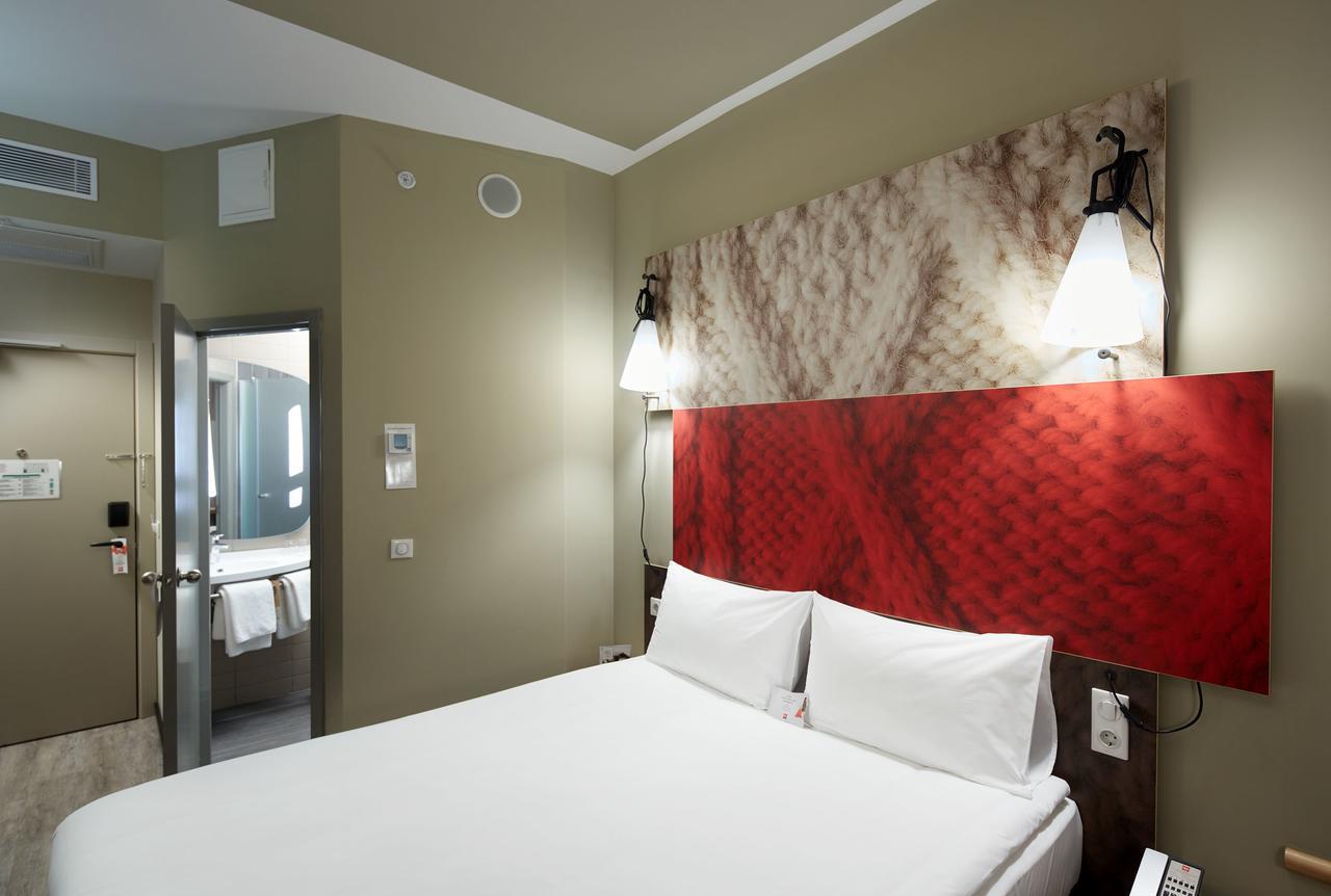 Отель Ibis West 3*